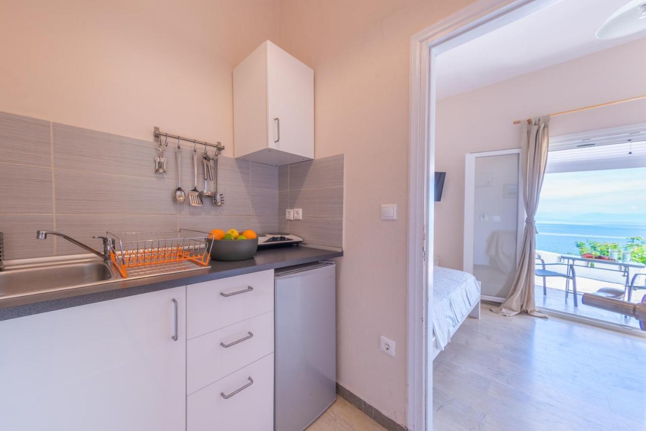 Eden Sea View Studios Месонги Экстерьер фото