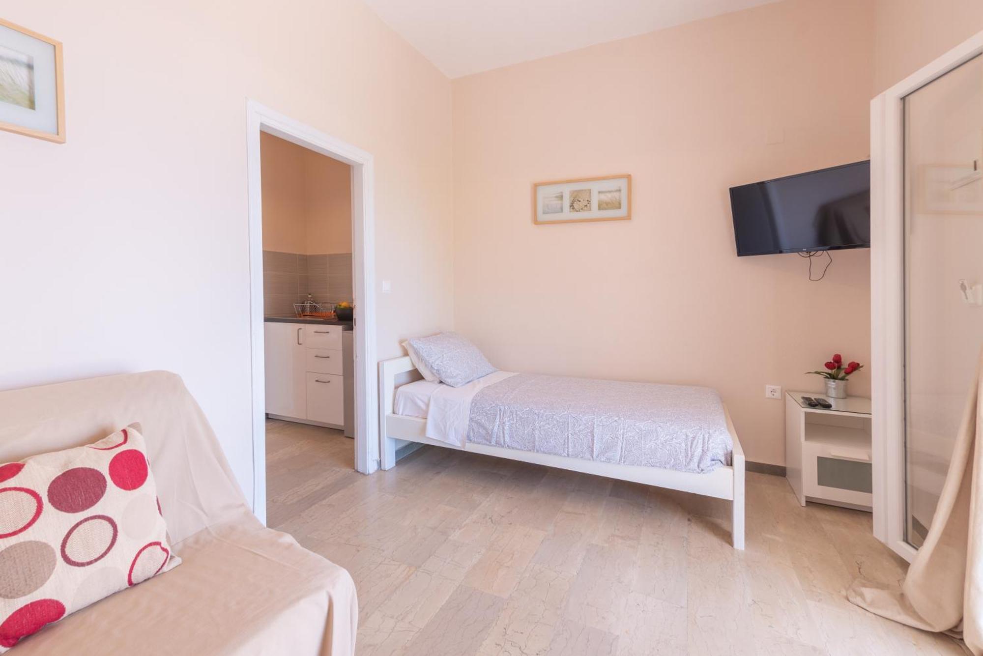 Eden Sea View Studios Месонги Экстерьер фото