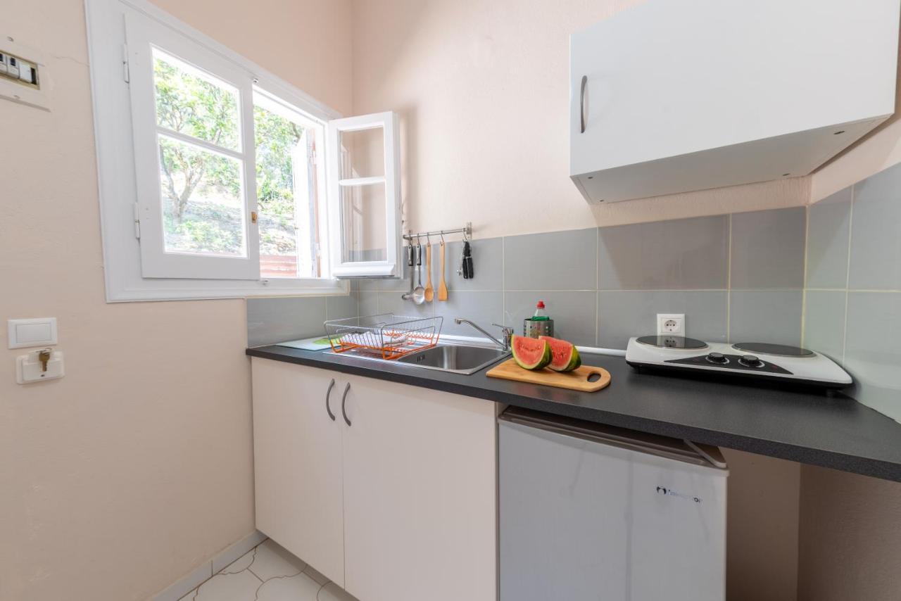 Eden Sea View Studios Месонги Экстерьер фото
